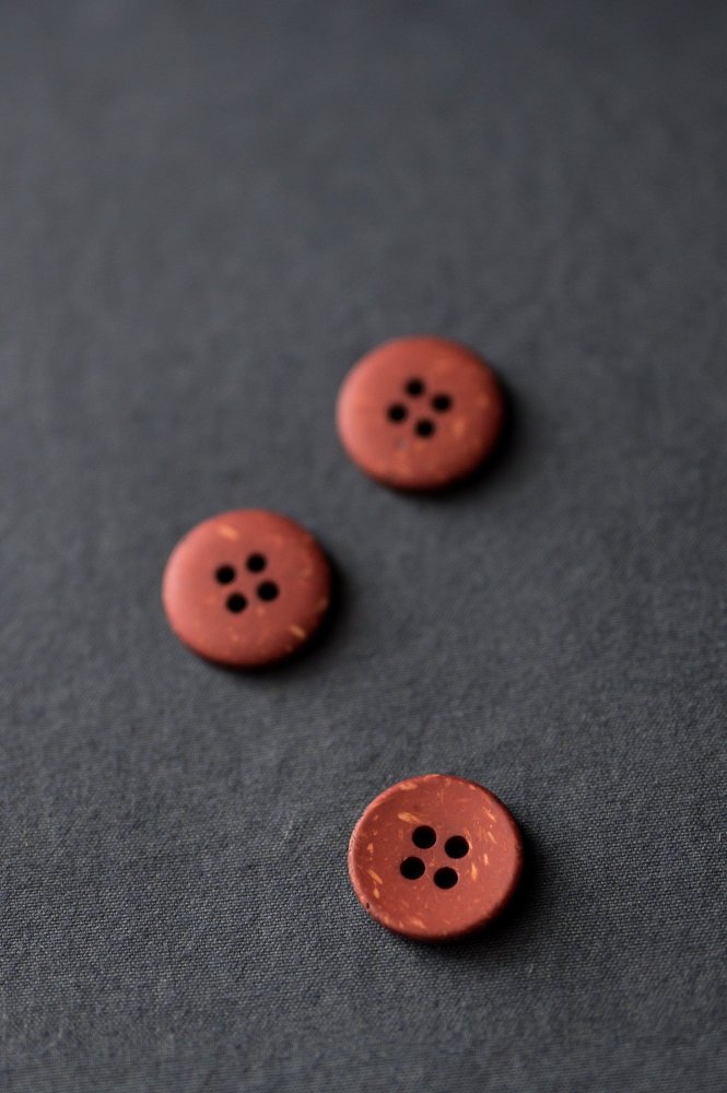 Merchant & Mills - Brick Speckles Resin/træ knap 18mm