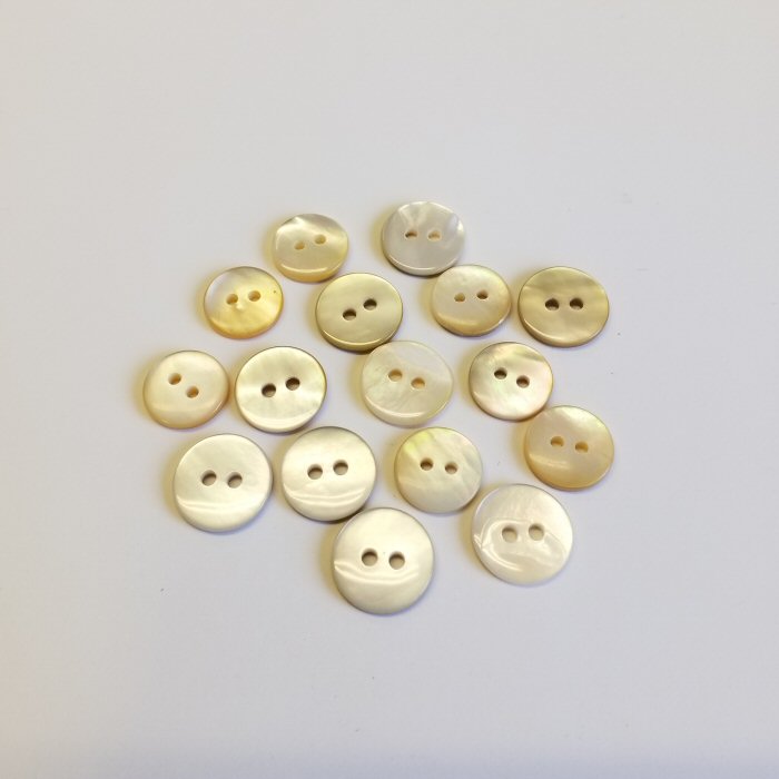 Perlemorsknap 6 : Natur / Cream - 14 mm