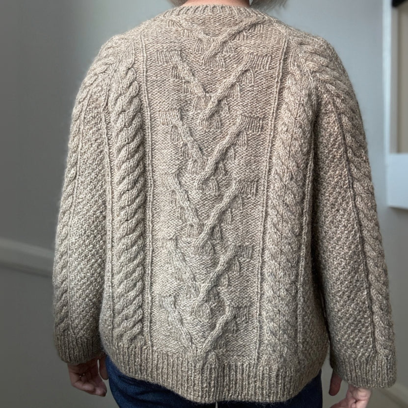 Cable Joy Cardigan Lenes Knitwear - Garnkit (uden opskrift)