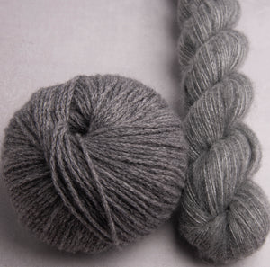 M2: Grå / C: Lysegrå