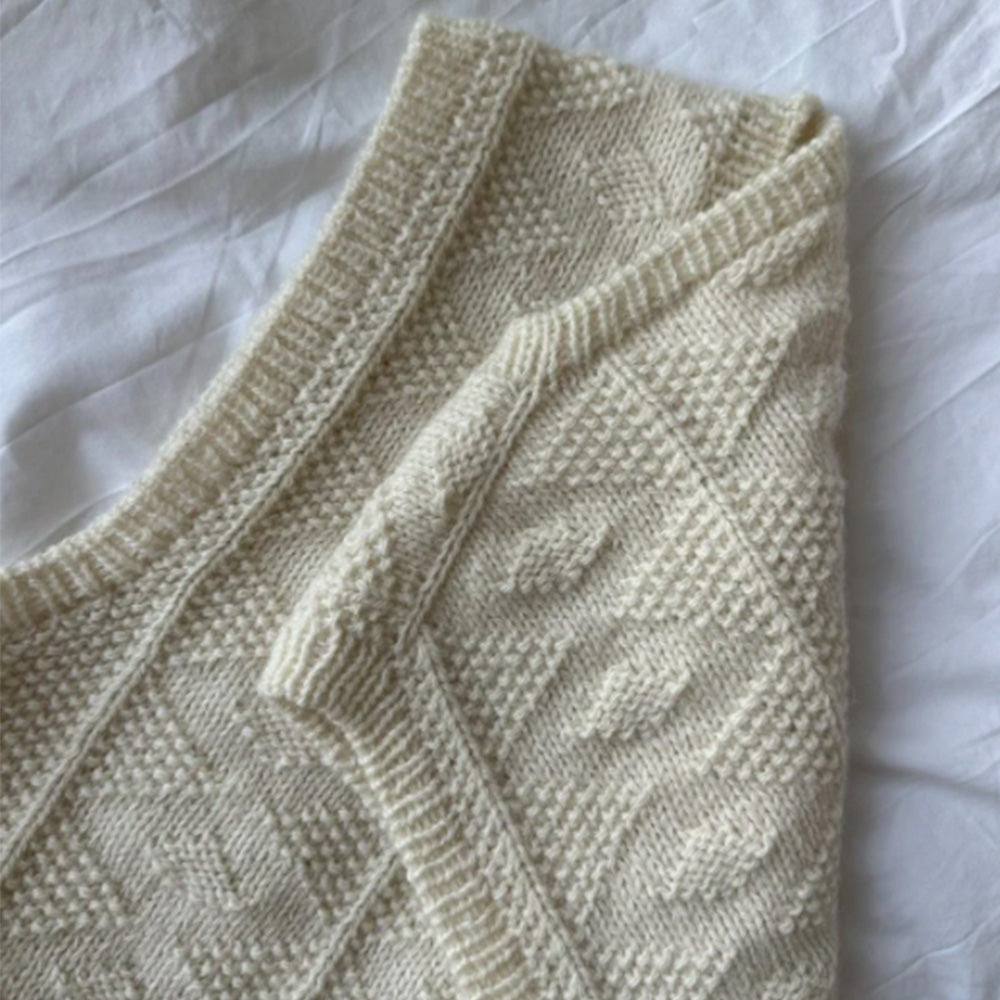 Esther Vest PetiteKnit - Strikkekit (baby alpaca)