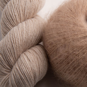 N: 211 Cream hvid / C: 220 Champagne