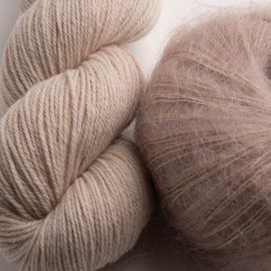 N: 211 Cream hvid / C: 260 Perlemorslatte