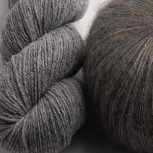 N: 145 Lysegrå / C: 153 Sølvgrå