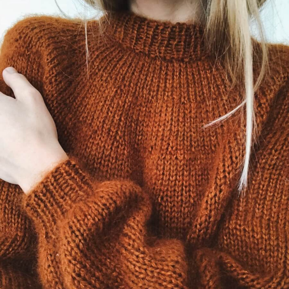 Novice Sweater PetiteKnit - Strikkekit Baby Suri Alpaka