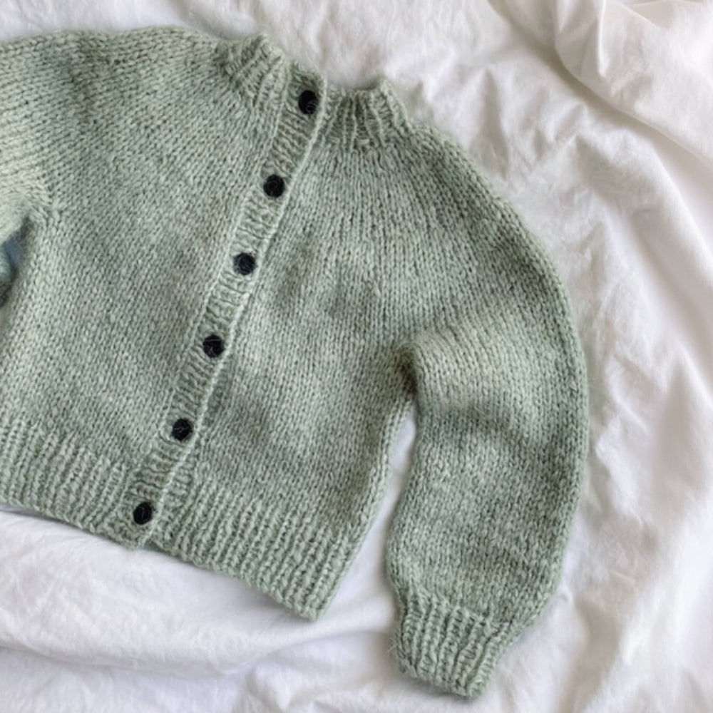 Novice Cardigan Mini - Chunky Edition PetiteKnit - Strikkekit