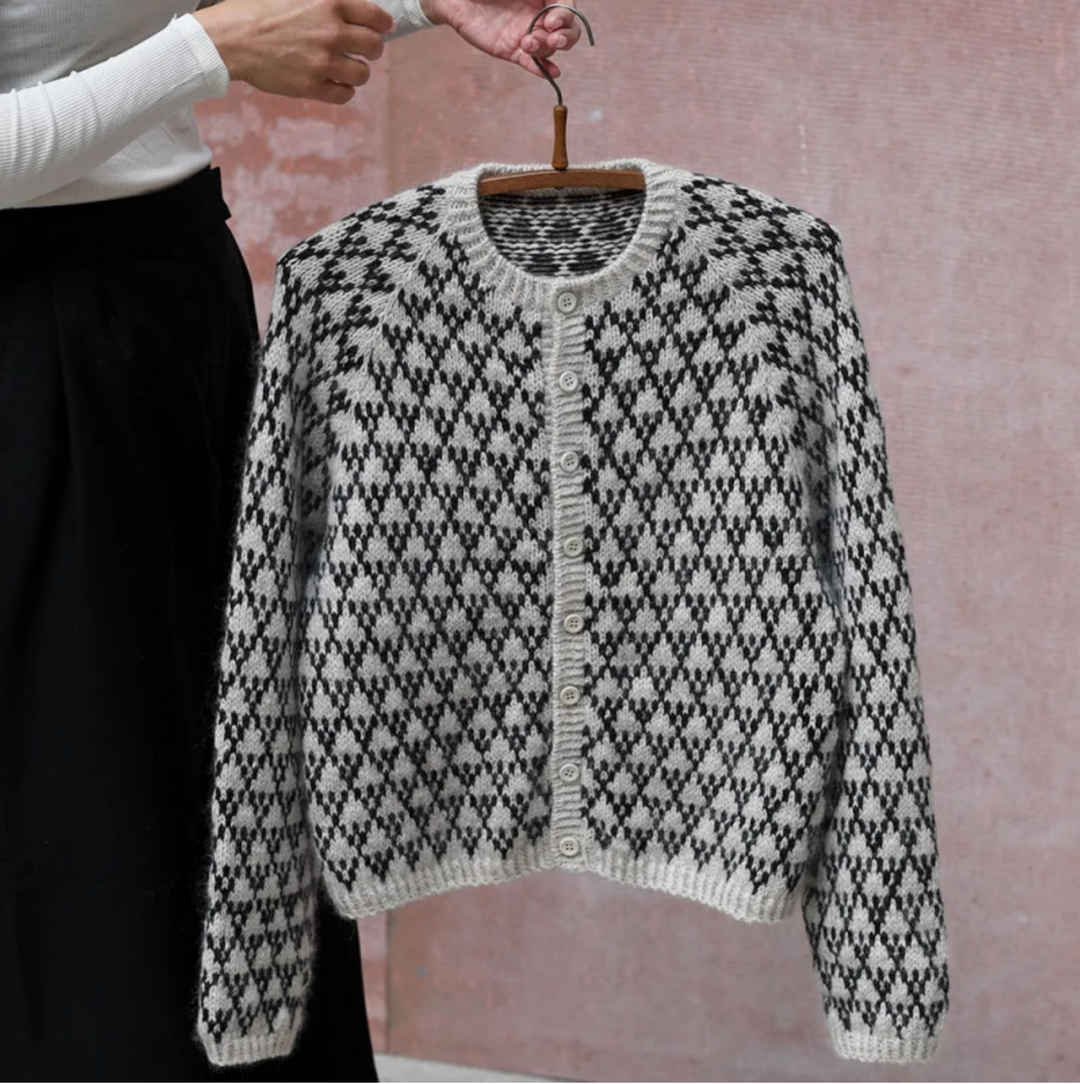 Forudbestil Adventskalender - SPOT CARDIGAN Anne Ventzel incl. 4 gratis gaver