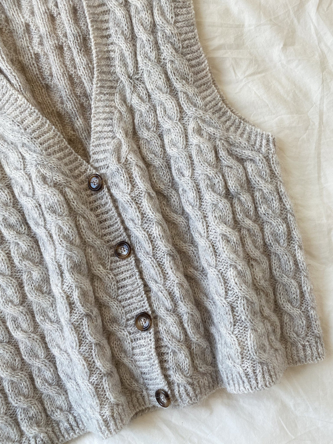 Vest No. 8 - My Favourite Things Knitwear - Strikkekit