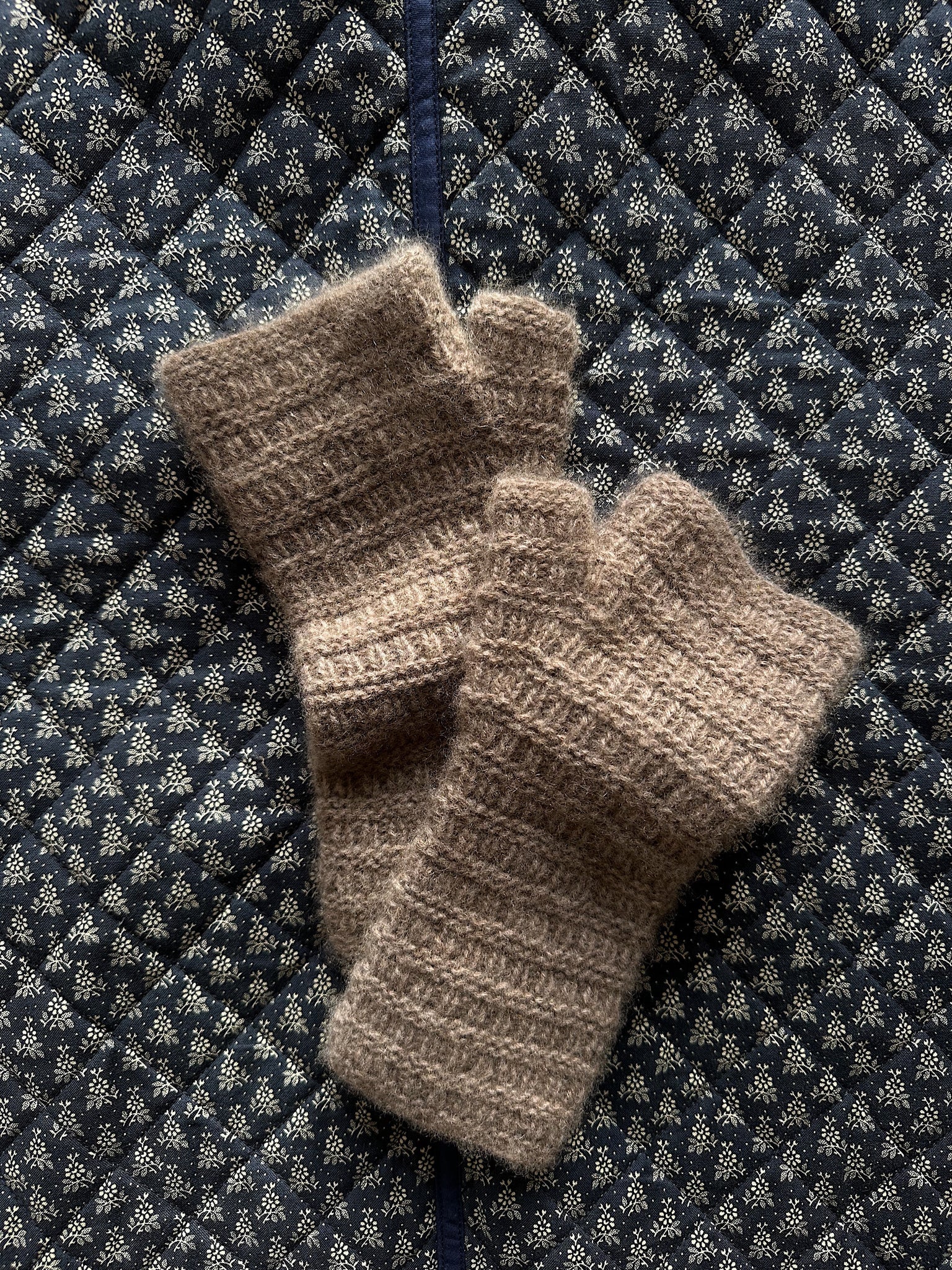 Gloves No. 1 My Favourite Things Knitwear - Strikkekit Lammeuld