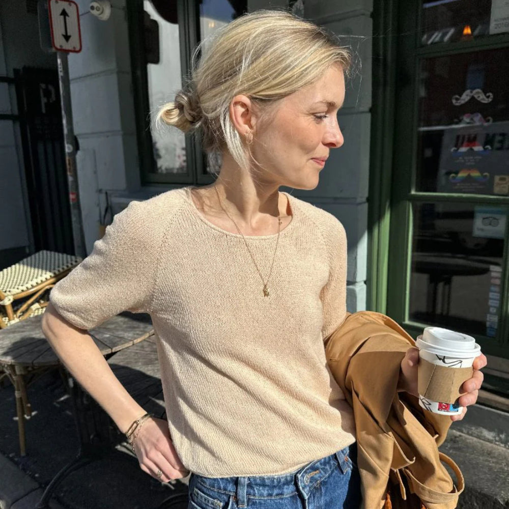 Kumulus Tee O-neck PetiteKnit - Strikkekit lammeuld