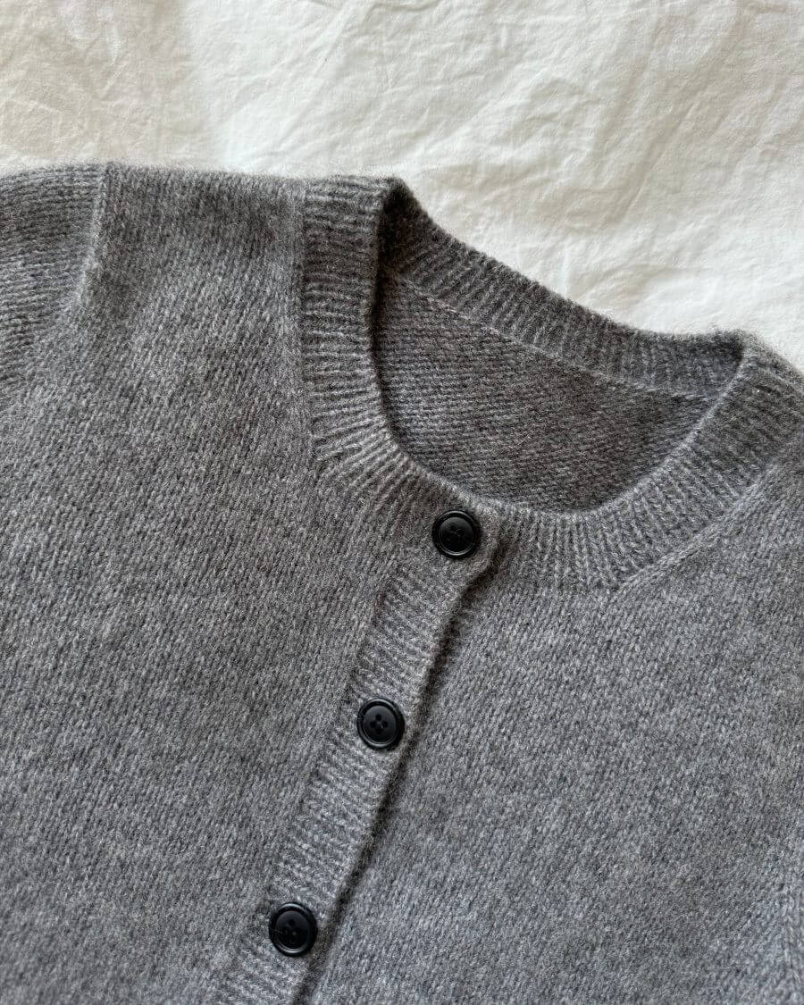 Maggie Cardigan PetiteKnit - Strikkekit Cashmere