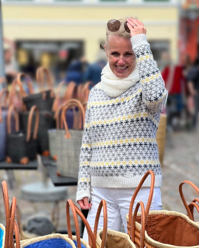 COLOURED CROSSES Anne Ventzel - Garnkit (uden opskrift) Cashmere