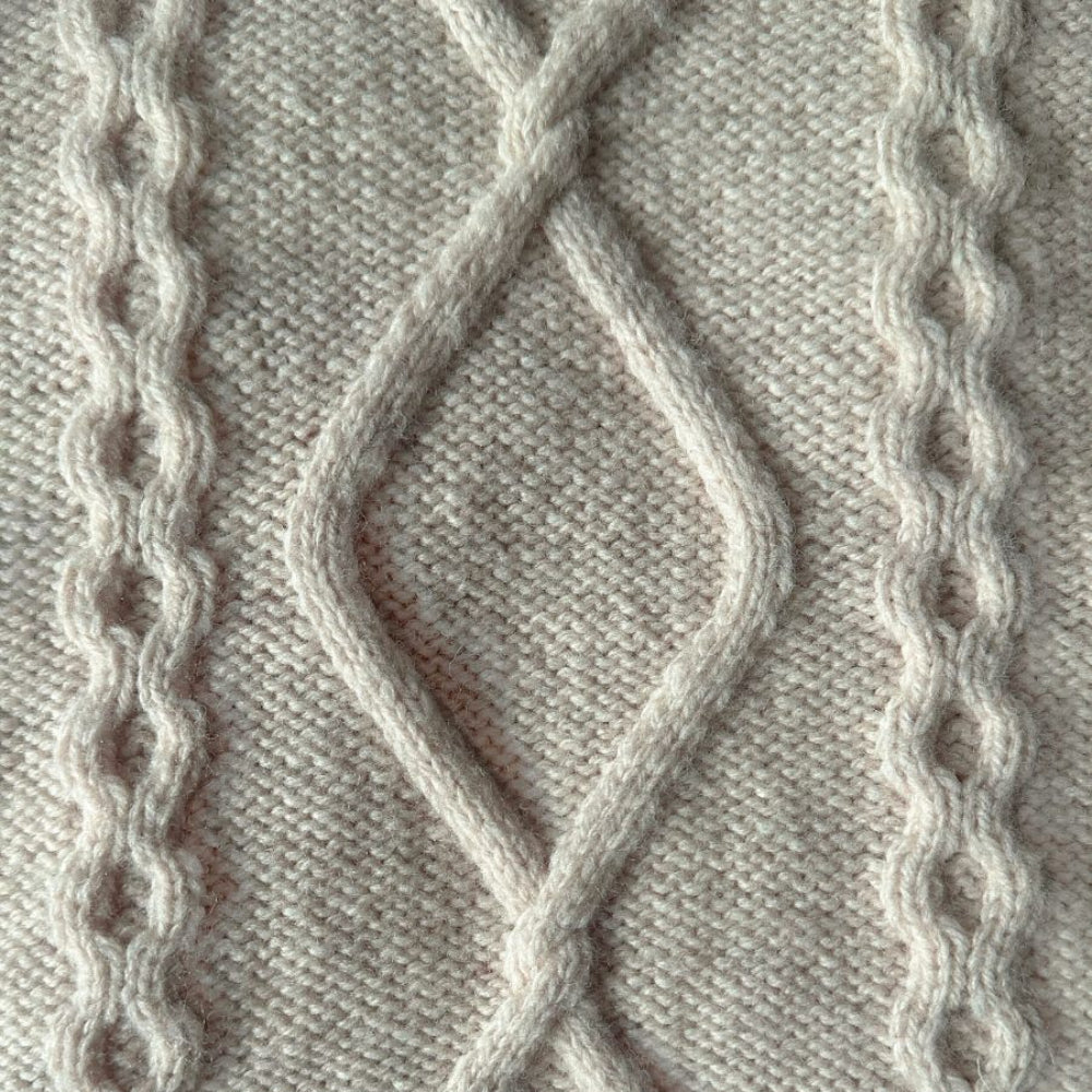 Saga Sweater PetiteKnit - Strikkekit
