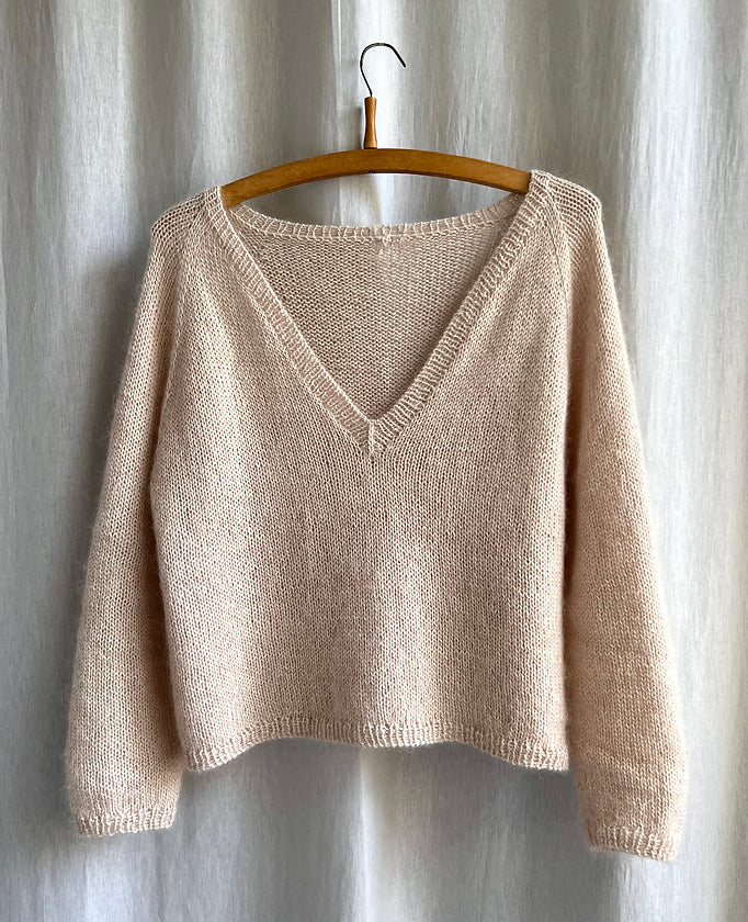 Capulus Sweater V-neck Refined Knitwear - strikkekit