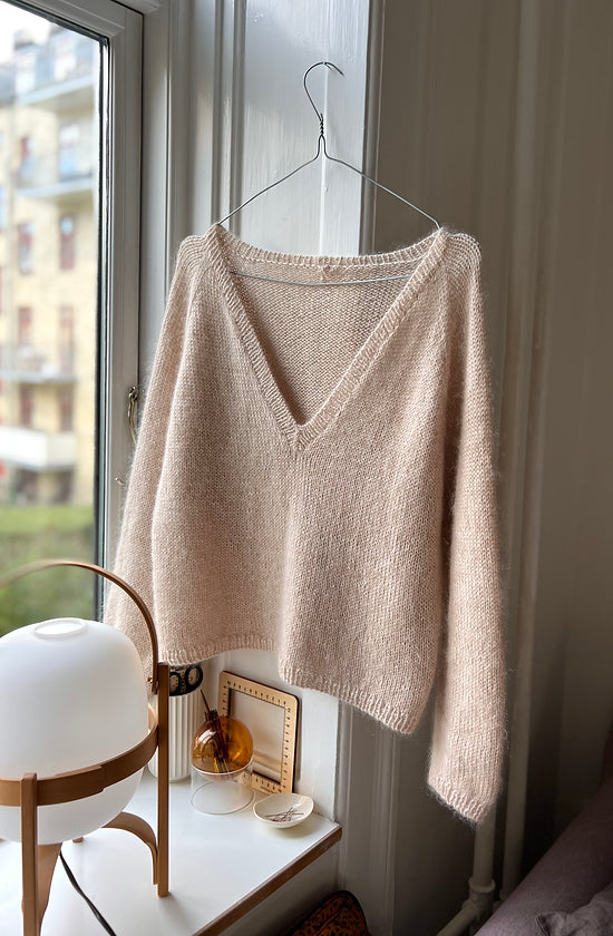 Capulus Sweater V-neck Refined Knitwear - strikkekit