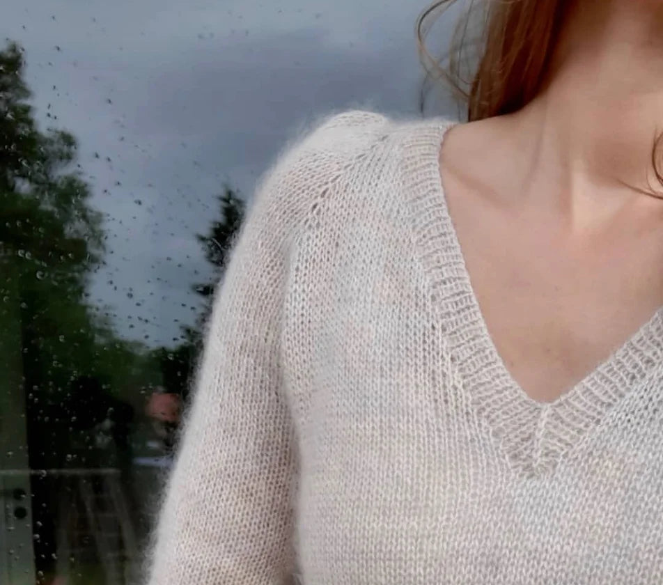 Casia Sweater V-neck Refined Knitwear - Strikkekit