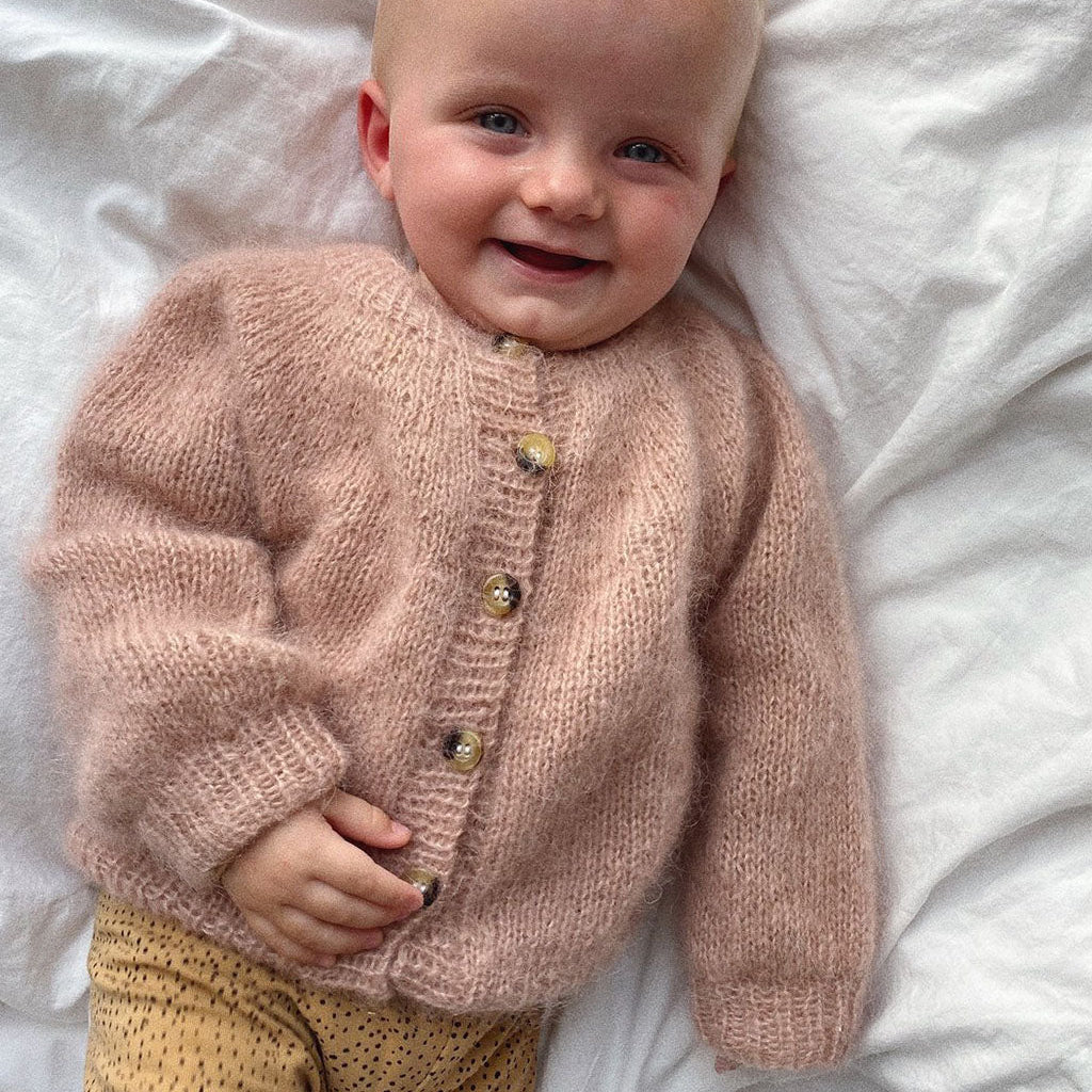 Novice Cardigan Mini - Mohair Edition PetiteKnit - Strikkekit