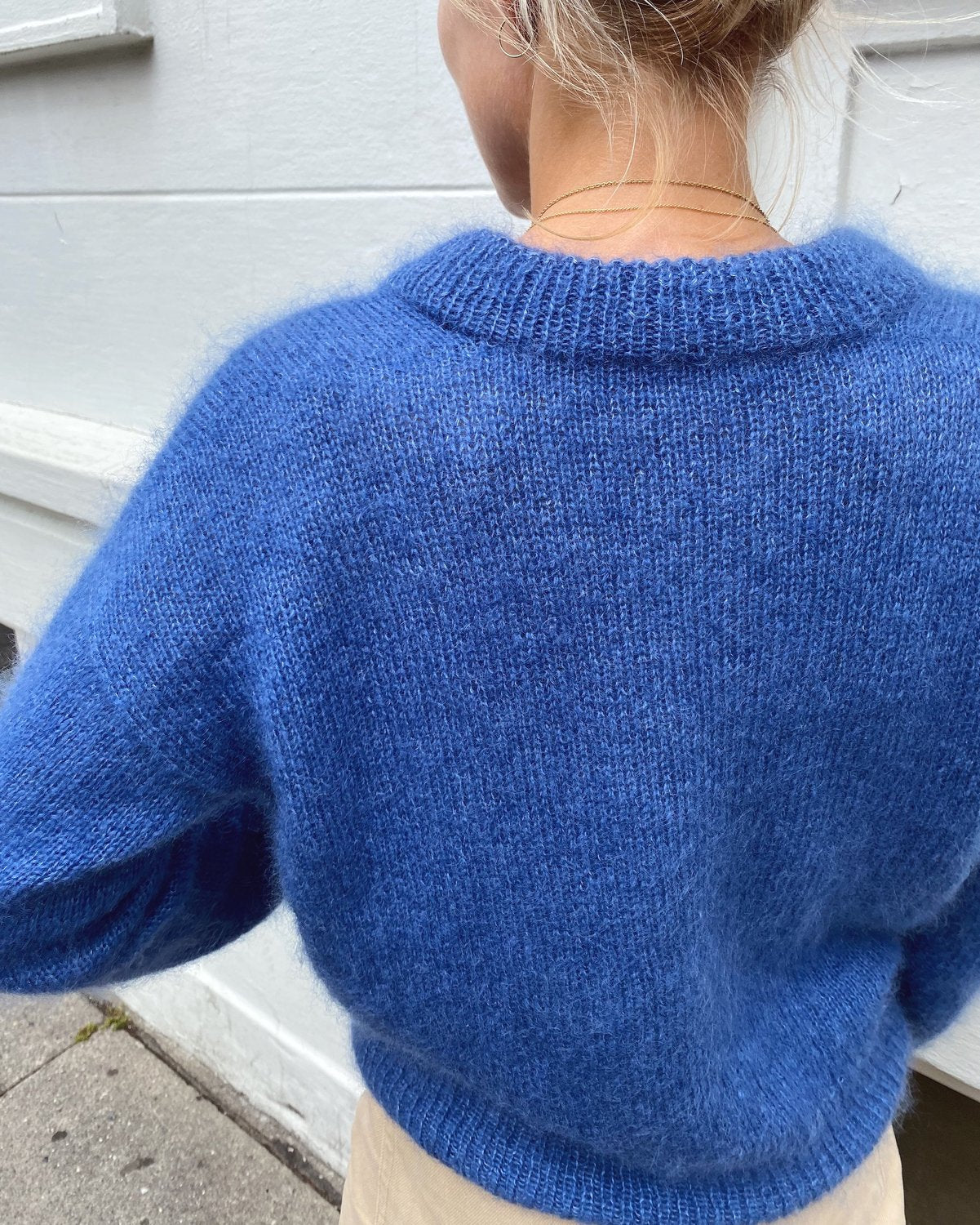 Stockholm Sweater V-Neck PetiteKnit - Strikkekit Cashmeresilke